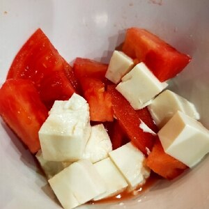 ☆トマトと豆腐のカプレーゼ風サラダ☆